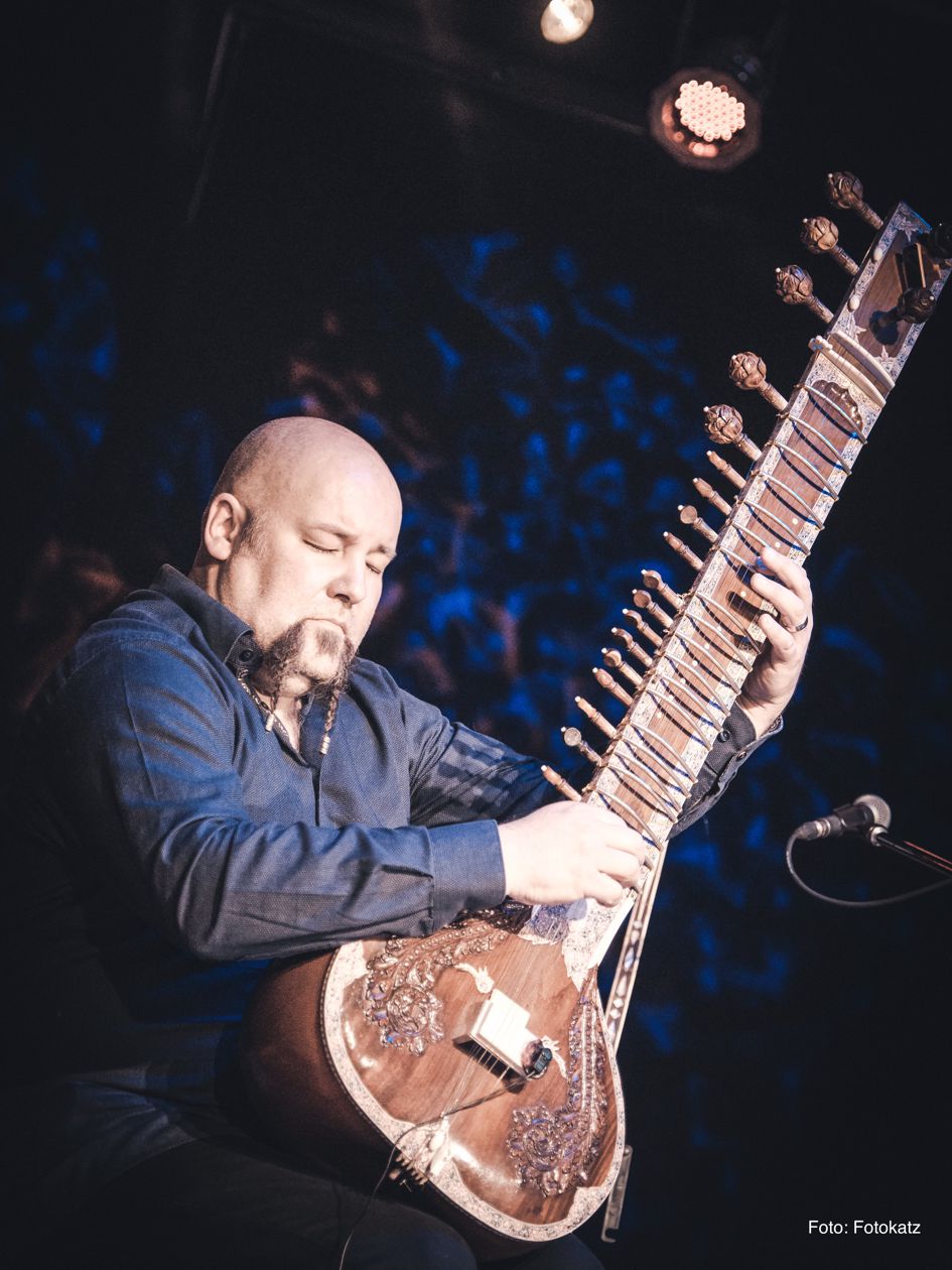Krishn Kypke Sitar